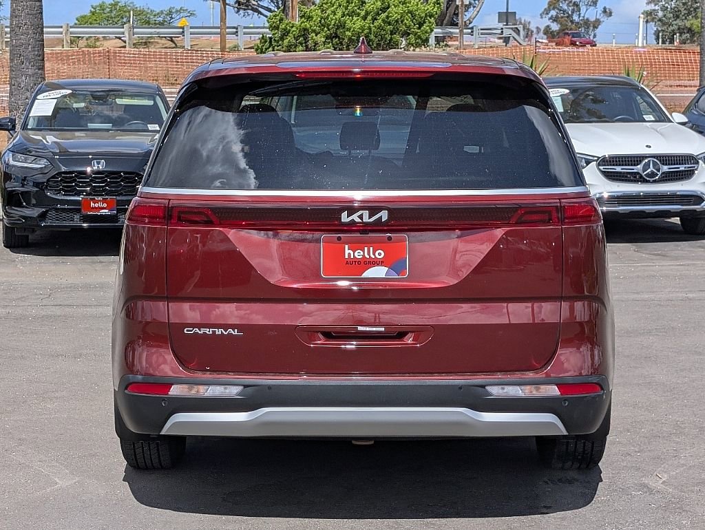 Used 2024 Kia Carnival LX FWD image 10
