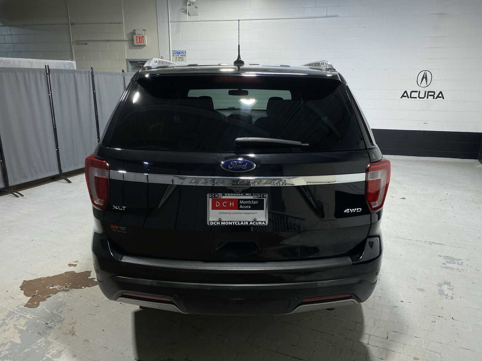 Used 2019 Ford Explorer XLT w/ Equipment Group 201A AWD/4WD image 5
