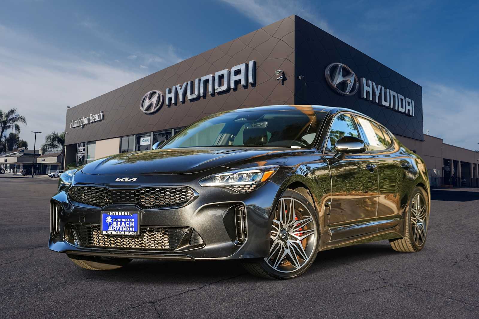 Used 2022 Kia Stinger GT1 AWD/4WD image 1