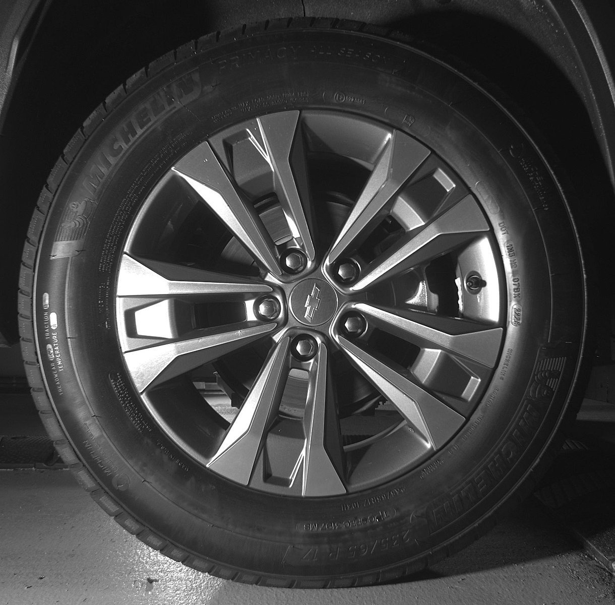 New 2027 Chevrolet Equinox LT w/ LPO, Floor Liner Package FWD image 46
