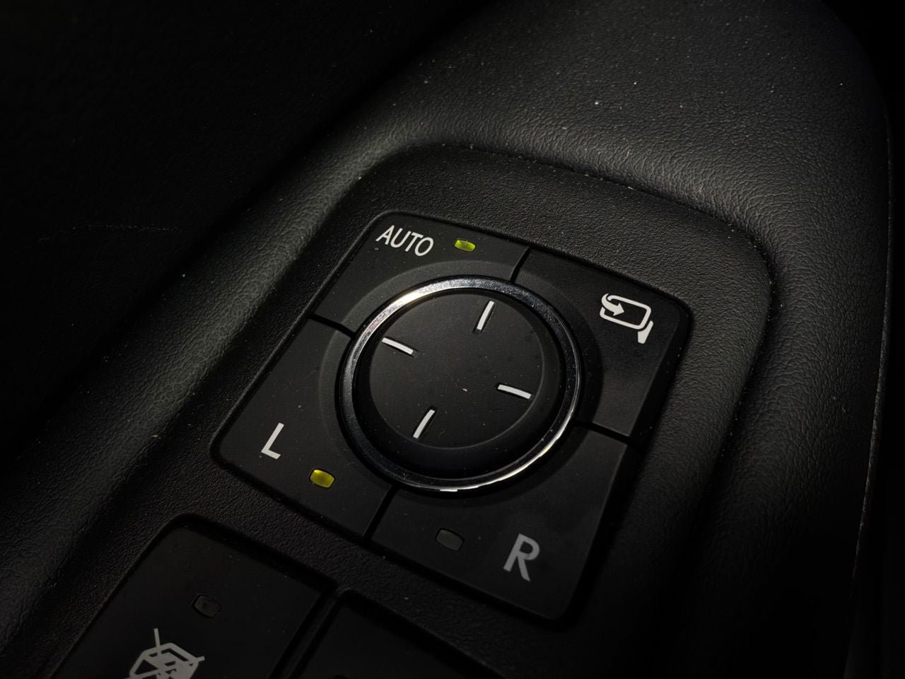 Used 2022 Lexus RX 450h AWD w/ Premium Package image 25