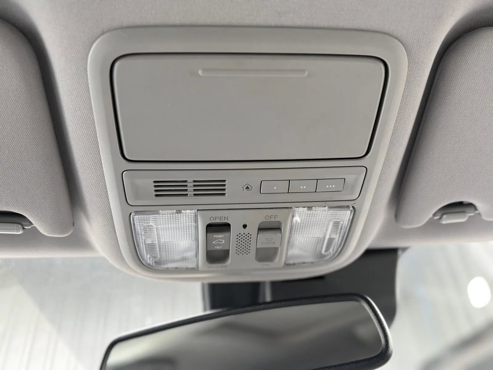 Used 2018 Honda Pilot Touring image 44