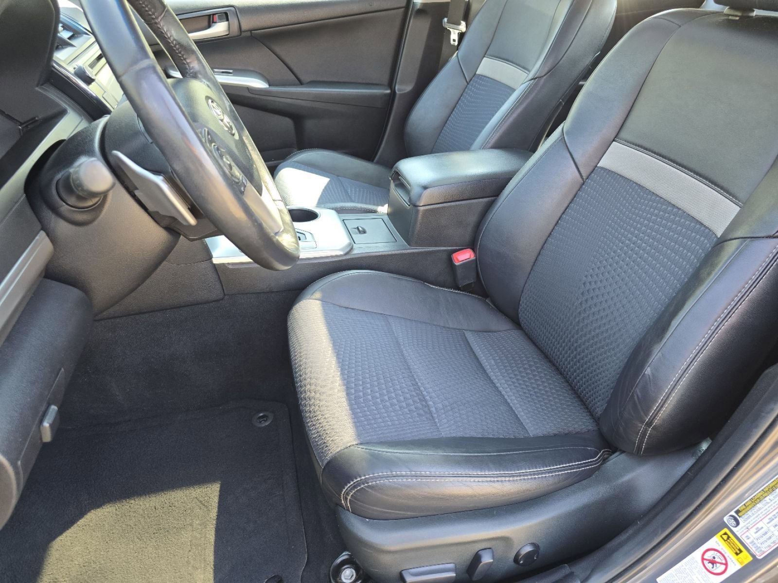 Used 2013 Toyota Camry SE w/ Convenience Pkg image 19