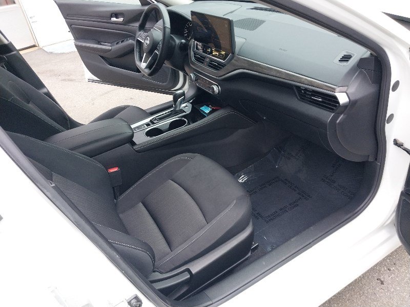 Used 2024 Nissan Altima 2.5 SV w/ SV Premium Package AWD/4WD image 18