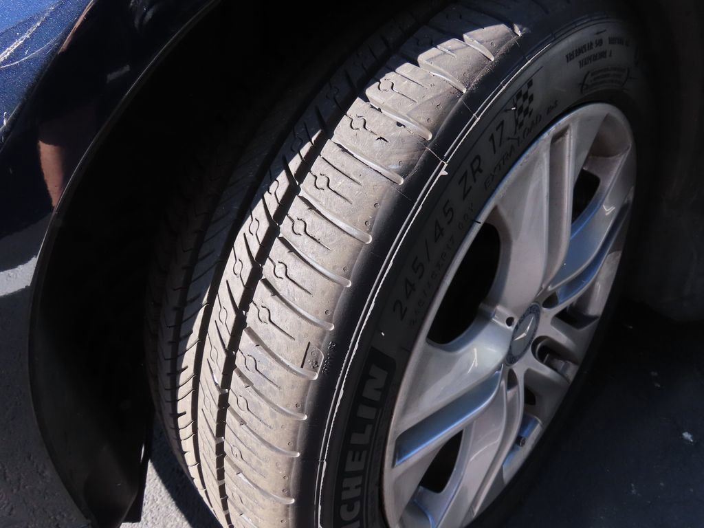 Used 2011 Mercedes-Benz E 550 Sedan image 14