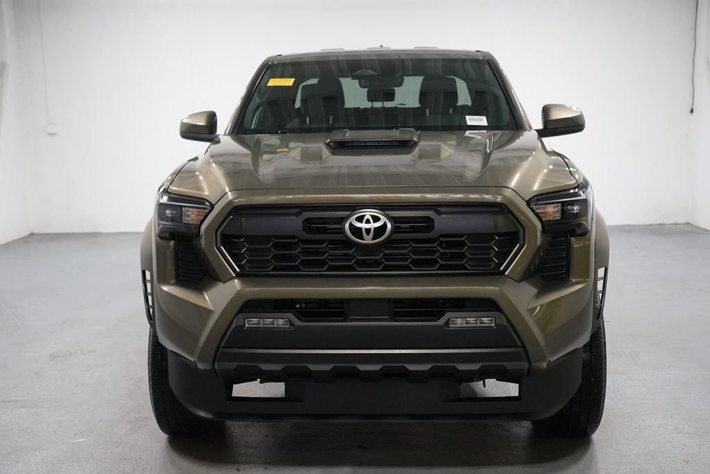 Certified 2025 Toyota Tacoma TRD Sport AWD/4WD image 2