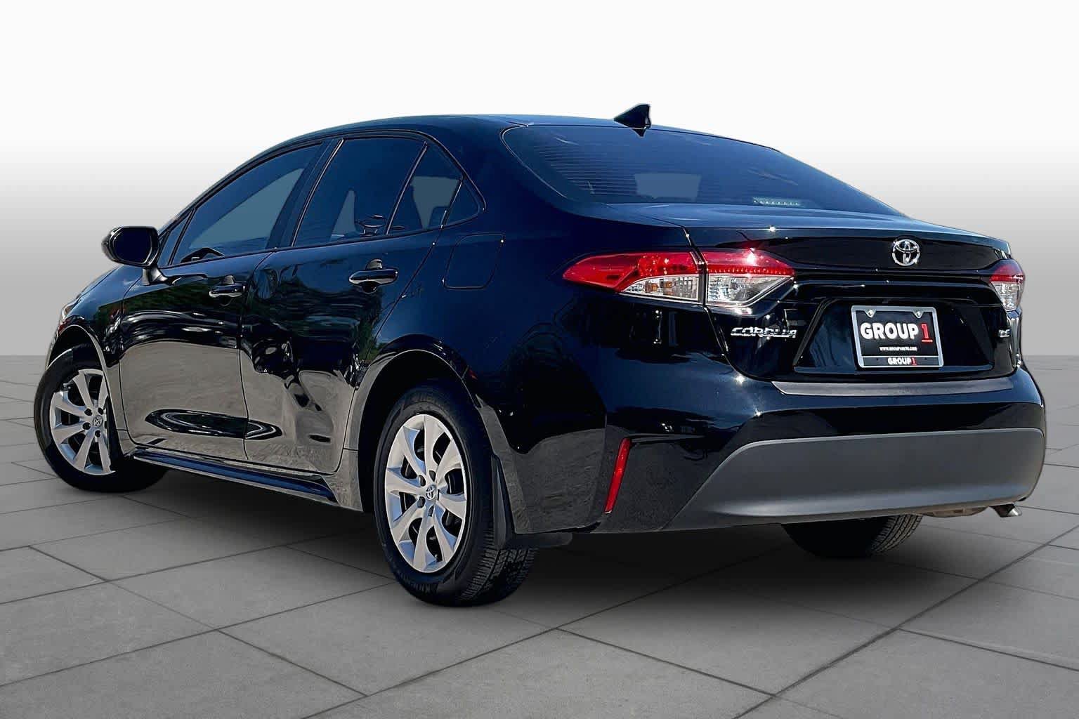 Used 2025 Toyota Corolla LE FWD image 10