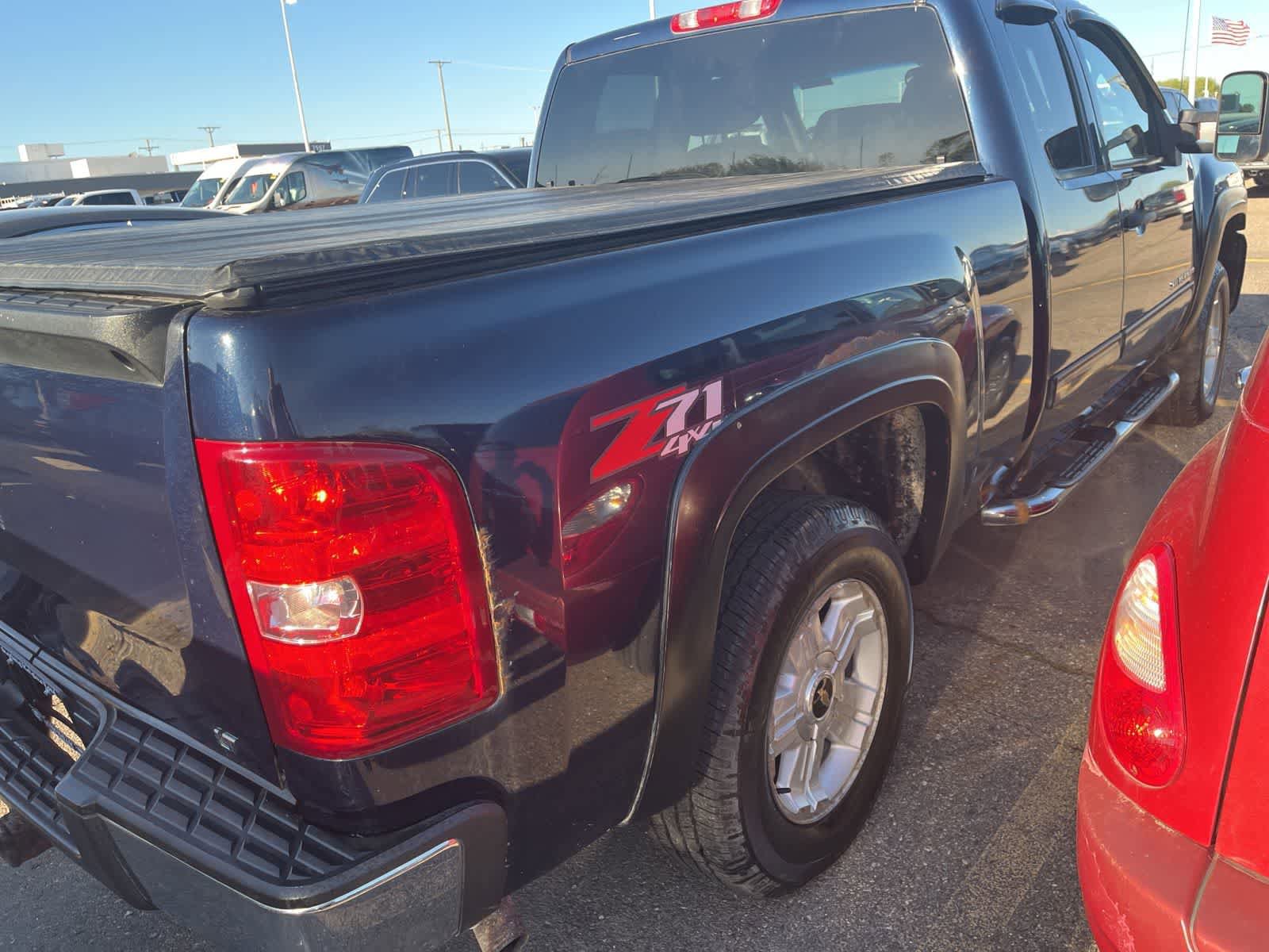 Used 2010 Chevrolet Silverado 1500 LT w/ Power Pack Plus AWD/4WD image 13