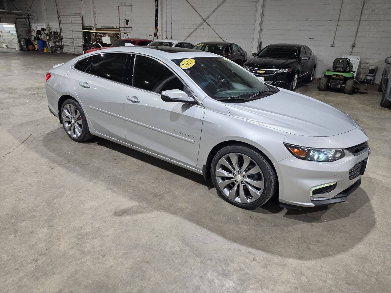 Used 2017 Chevrolet Malibu Premier w/ Premier Sun and Wheel Package FWD image 17