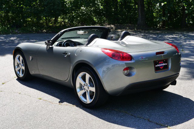 Used 2007 Pontiac Solstice Convertible w/ Premium Package RWD image 10