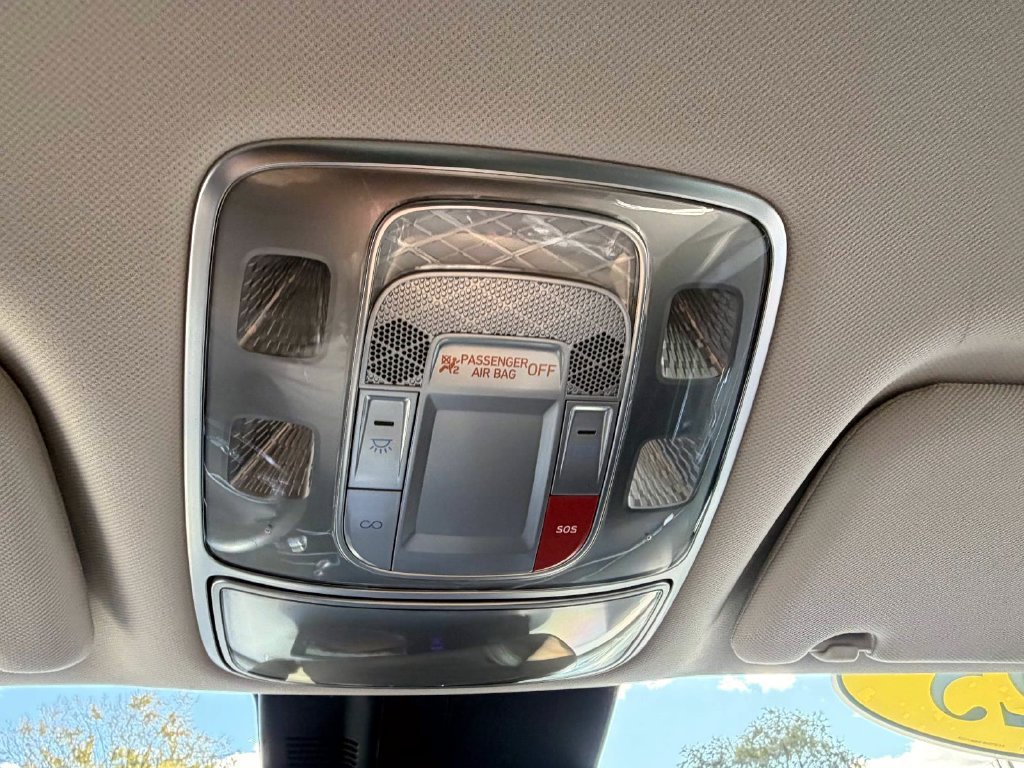 Certified 2025 Genesis GV70 2.5T AWD/4WD image 26