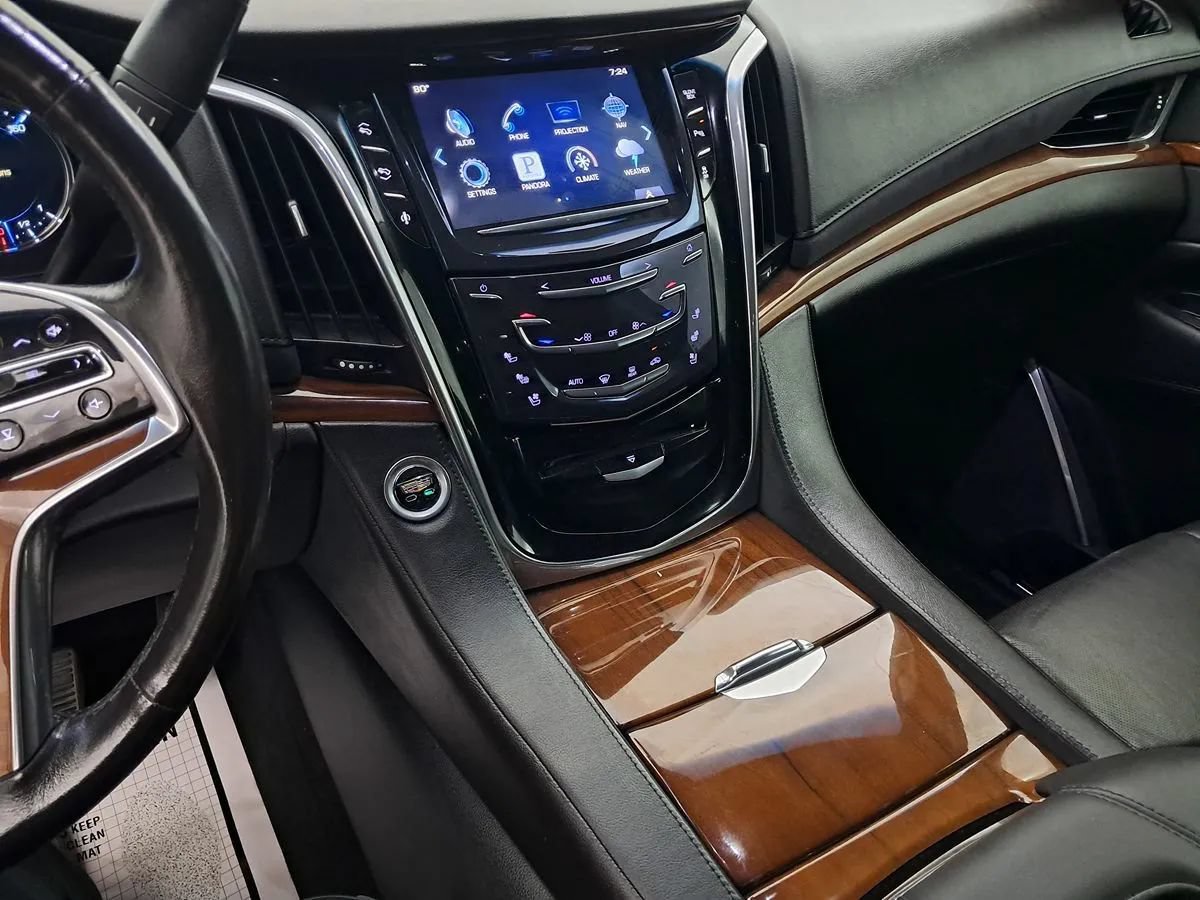 Used 2016 Cadillac Escalade 4WD image 12