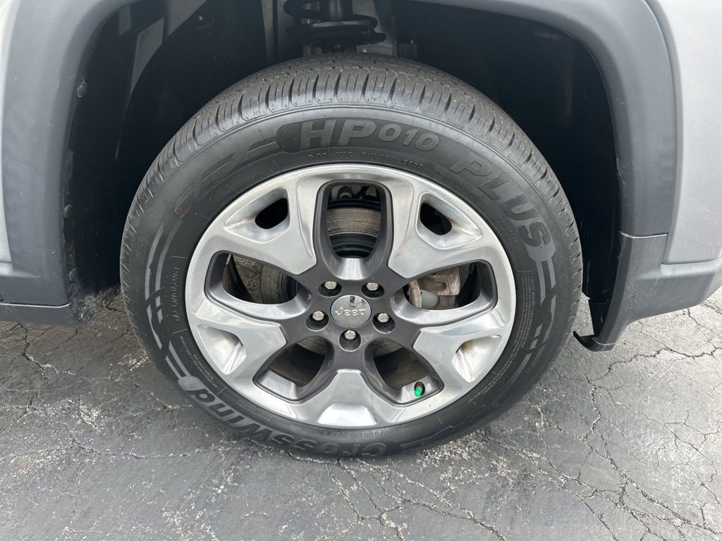 Used 2020 Jeep Compass Limited AWD/4WD image 39