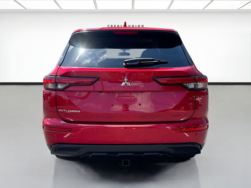 Used 2024 Mitsubishi Outlander ES FWD image 5