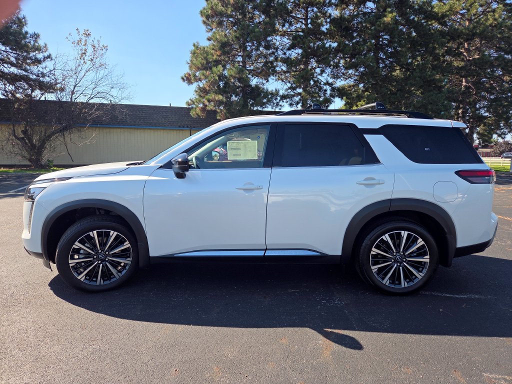 New 2026 Nissan Pathfinder Platinum w/ Accent Package AWD/4WD image 24
