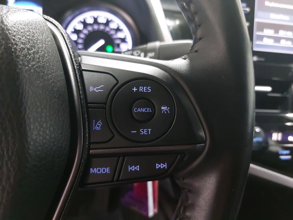 Used 2022 Toyota Camry SE image 17