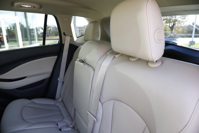 Used 2018 Buick Envision Essence image 16