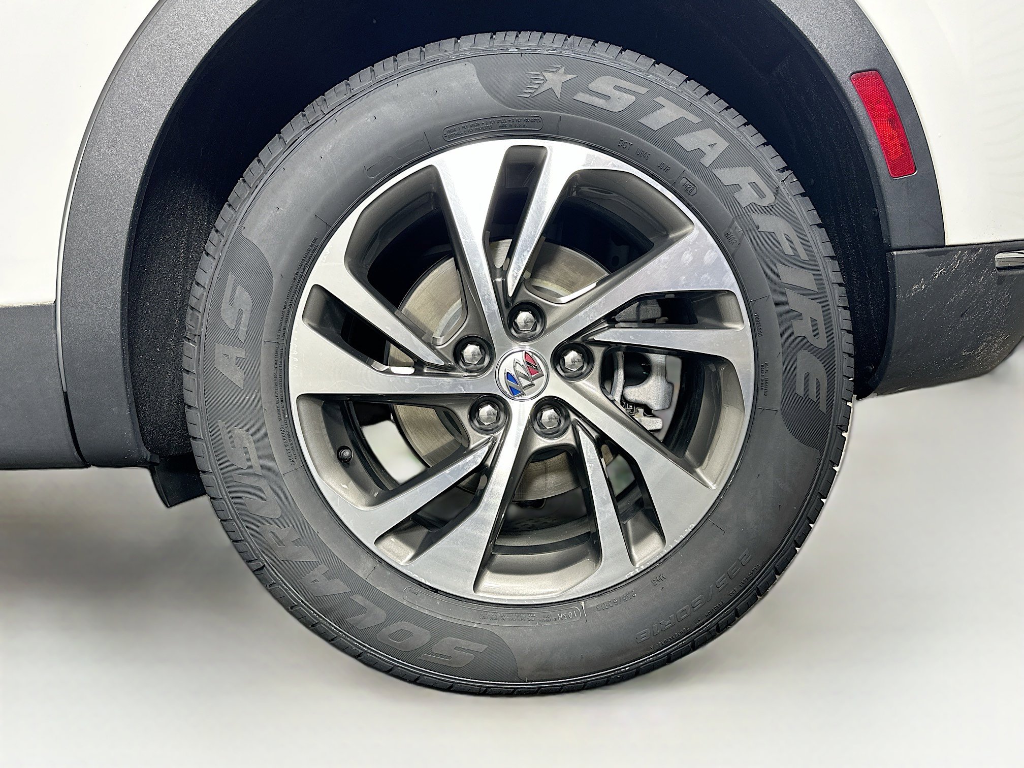 Used 2023 Buick Envision Essence AWD/4WD image 11