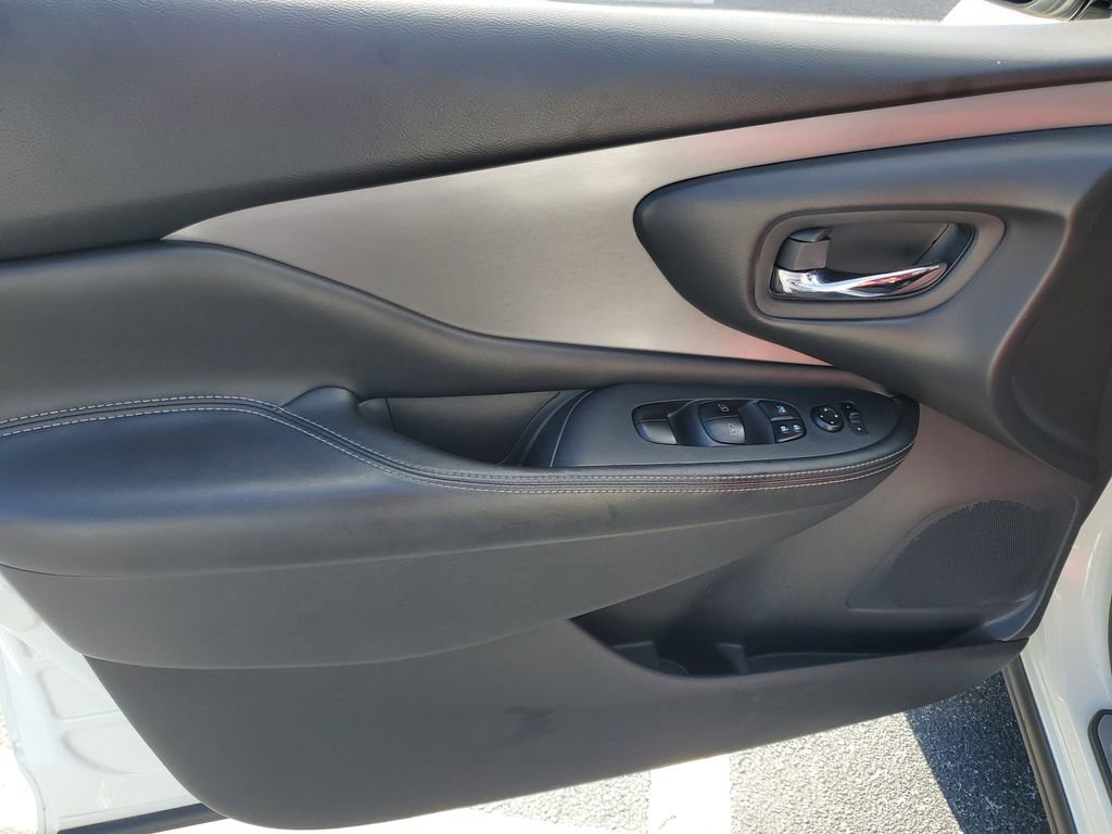 Used 2019 Nissan Murano S image 16