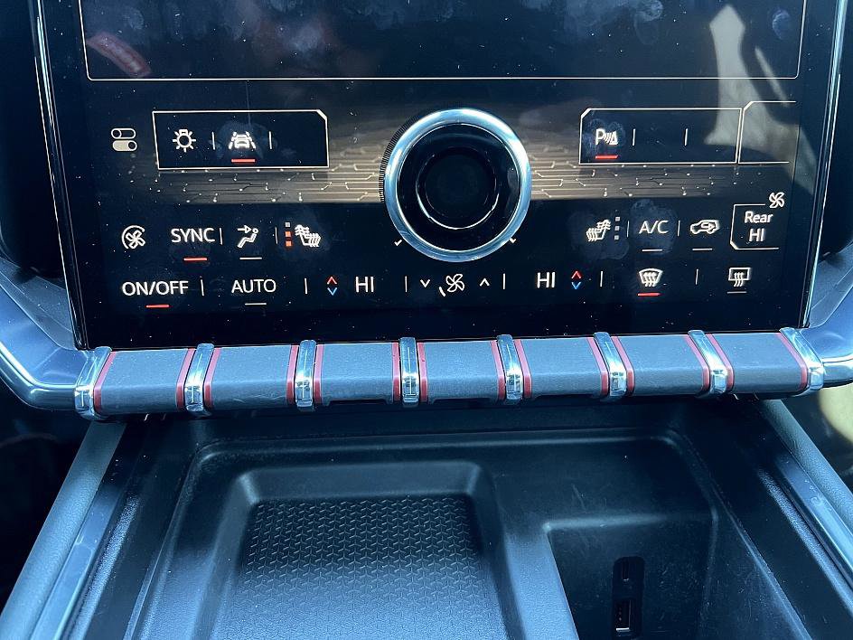 Used 2024 GMC Acadia AT4 image 17