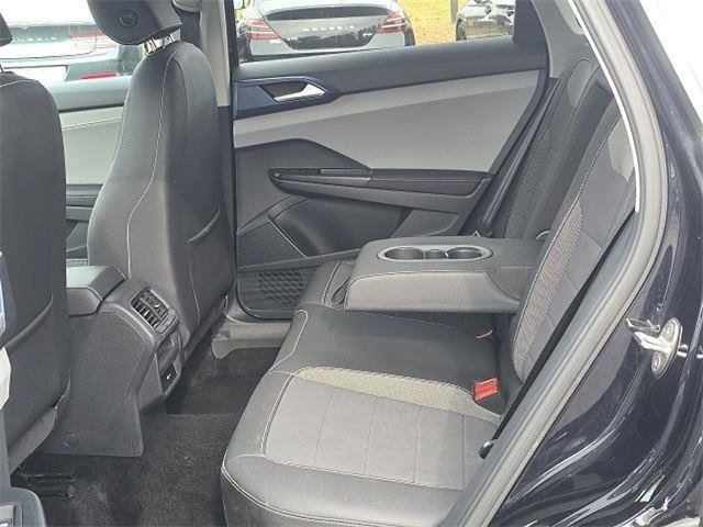 Used 2024 Volkswagen Taos SE image 5