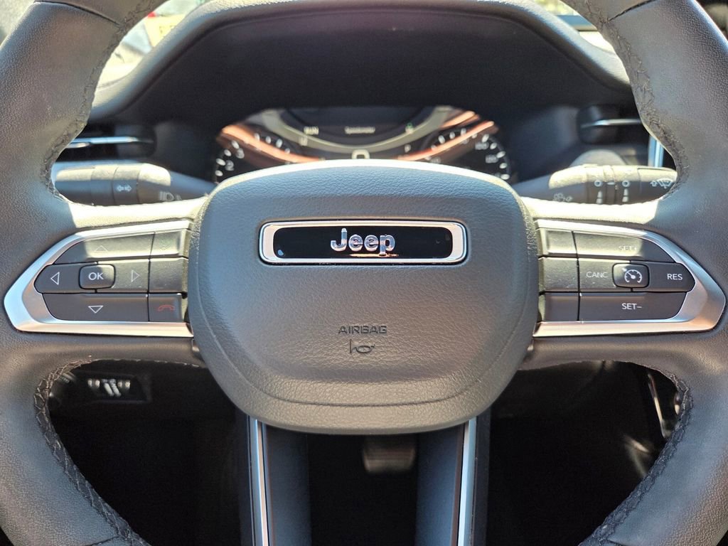 Used 2022 Jeep Compass Limited image 32