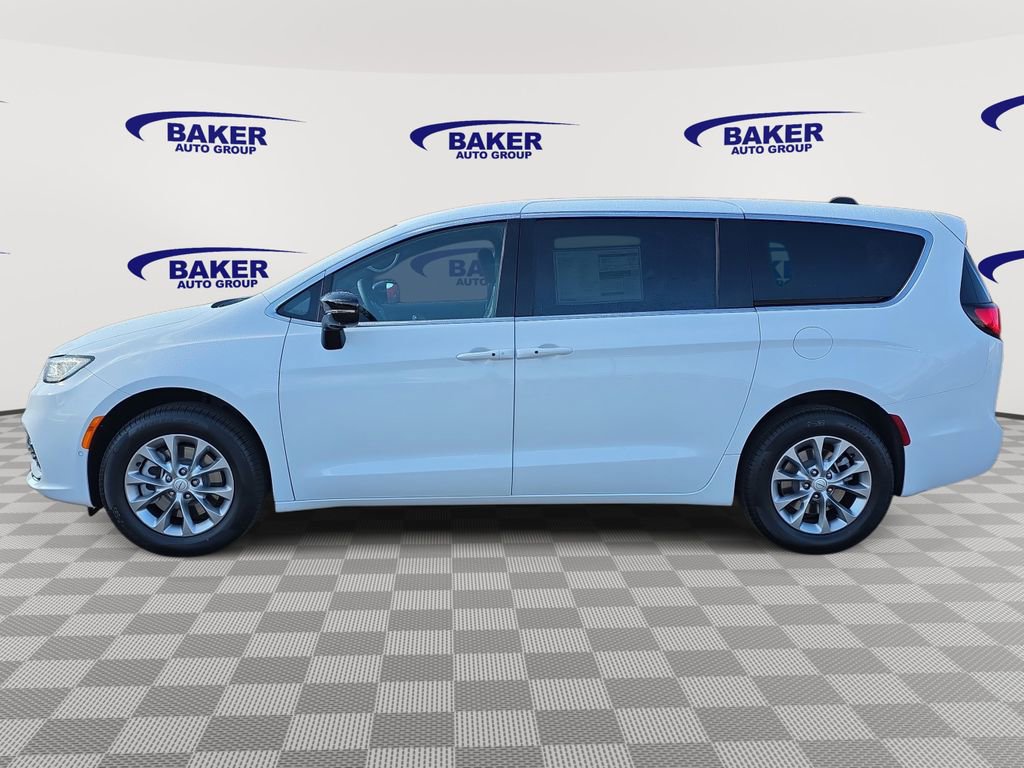 New 2026 Chrysler Pacifica Select image 6