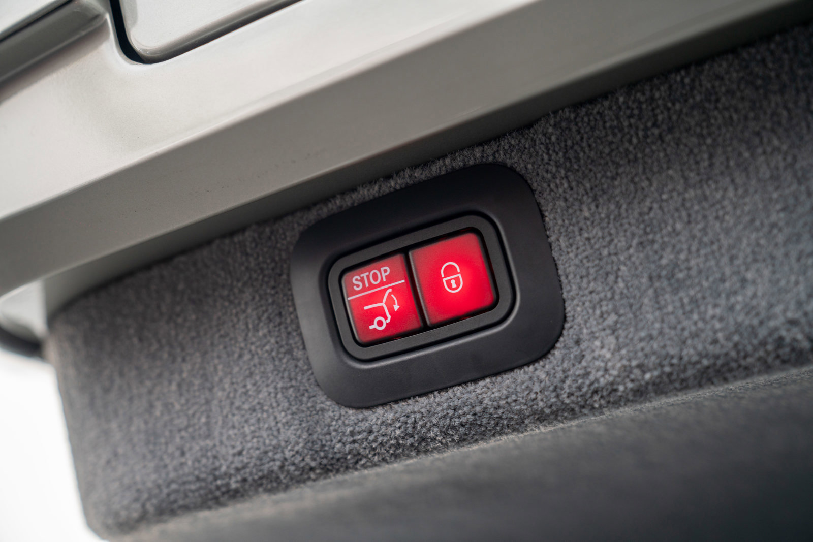 Used 2021 Aston Martin DBX image 38