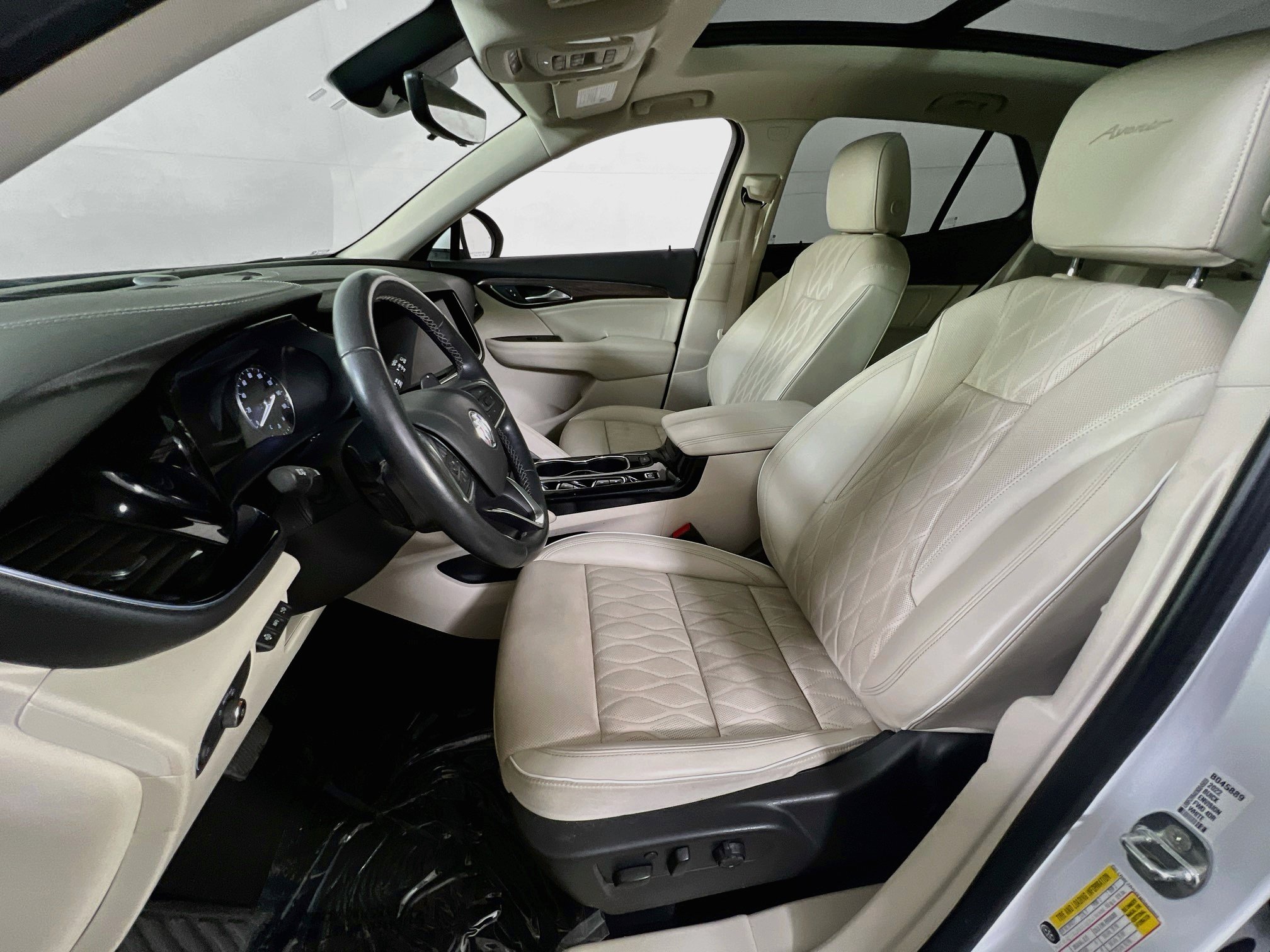 Used 2022 Buick Envision Avenir w/ Technology Package II FWD image 22