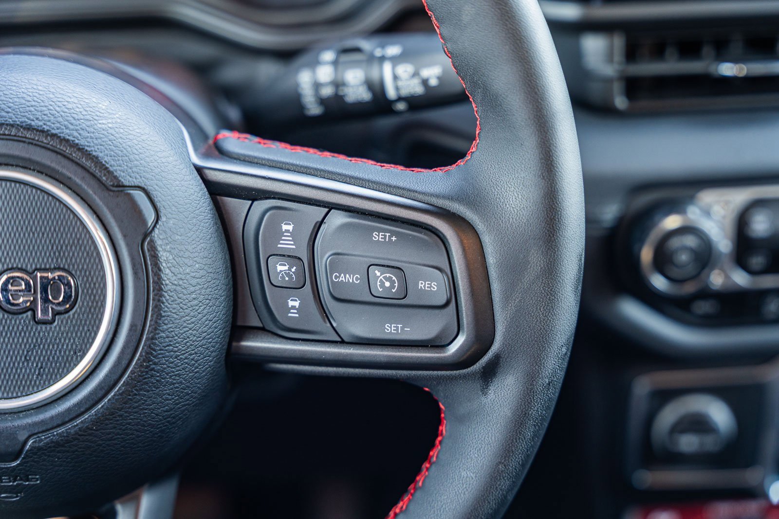 Used 2024 Jeep Wrangler Unlimited Rubicon w/ Technology Group image 28