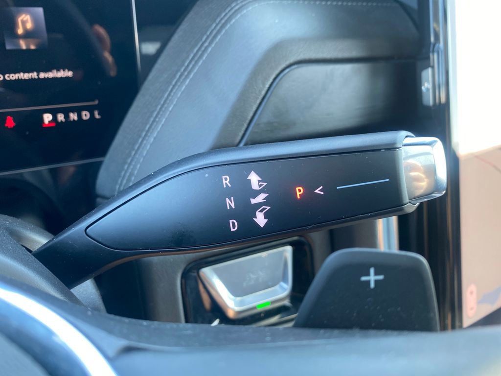 Used 2025 GMC Yukon Denali w/ Sun & Power Step Package image 14