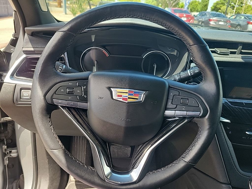 Used 2025 Cadillac XT6 Premium Luxury FWD image 22