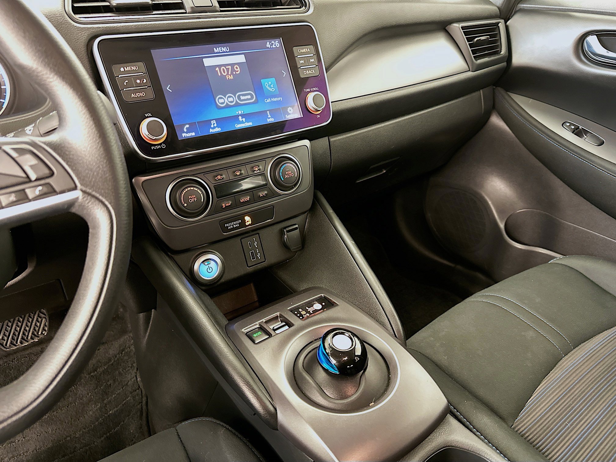 Used 2025 Nissan Leaf S image 25