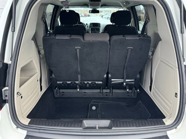 Used 2019 Dodge Grand Caravan SE w/ UConnect Hands-Free Group image 34