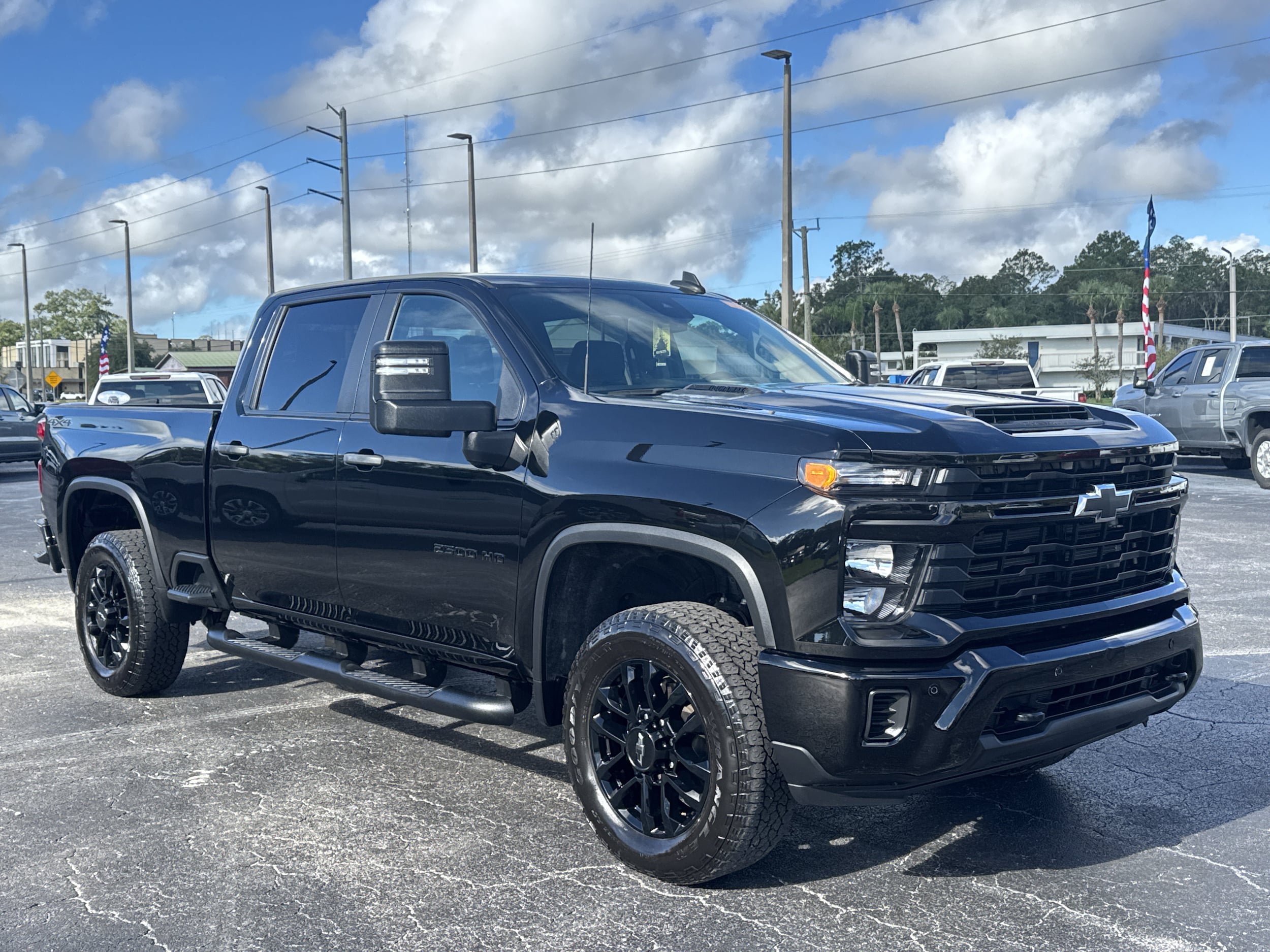 Used 2025 Chevrolet Silverado 2500 Custom w/ Custom Value Package AWD/4WD image 3