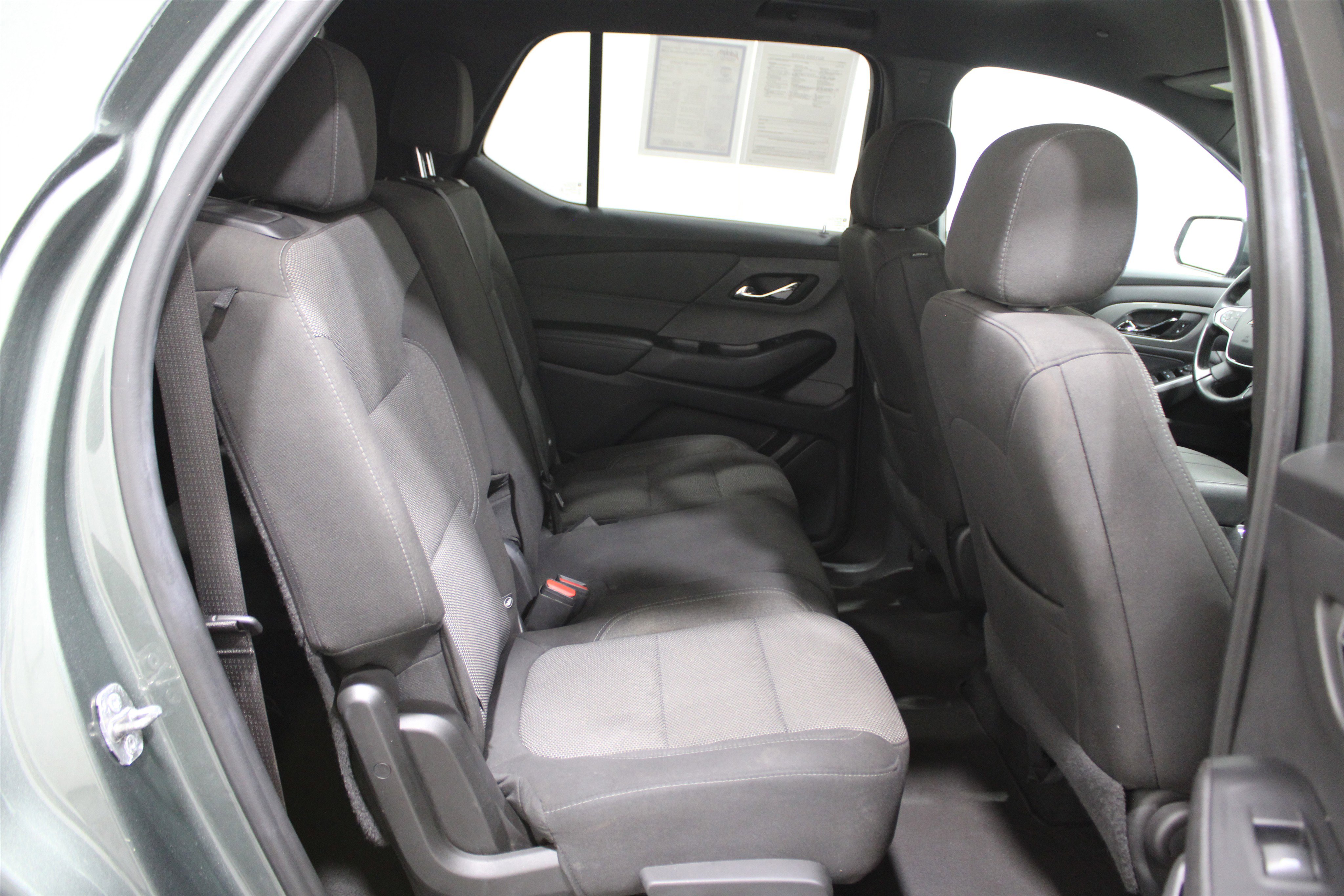 Used 2023 Chevrolet Traverse LT image 30