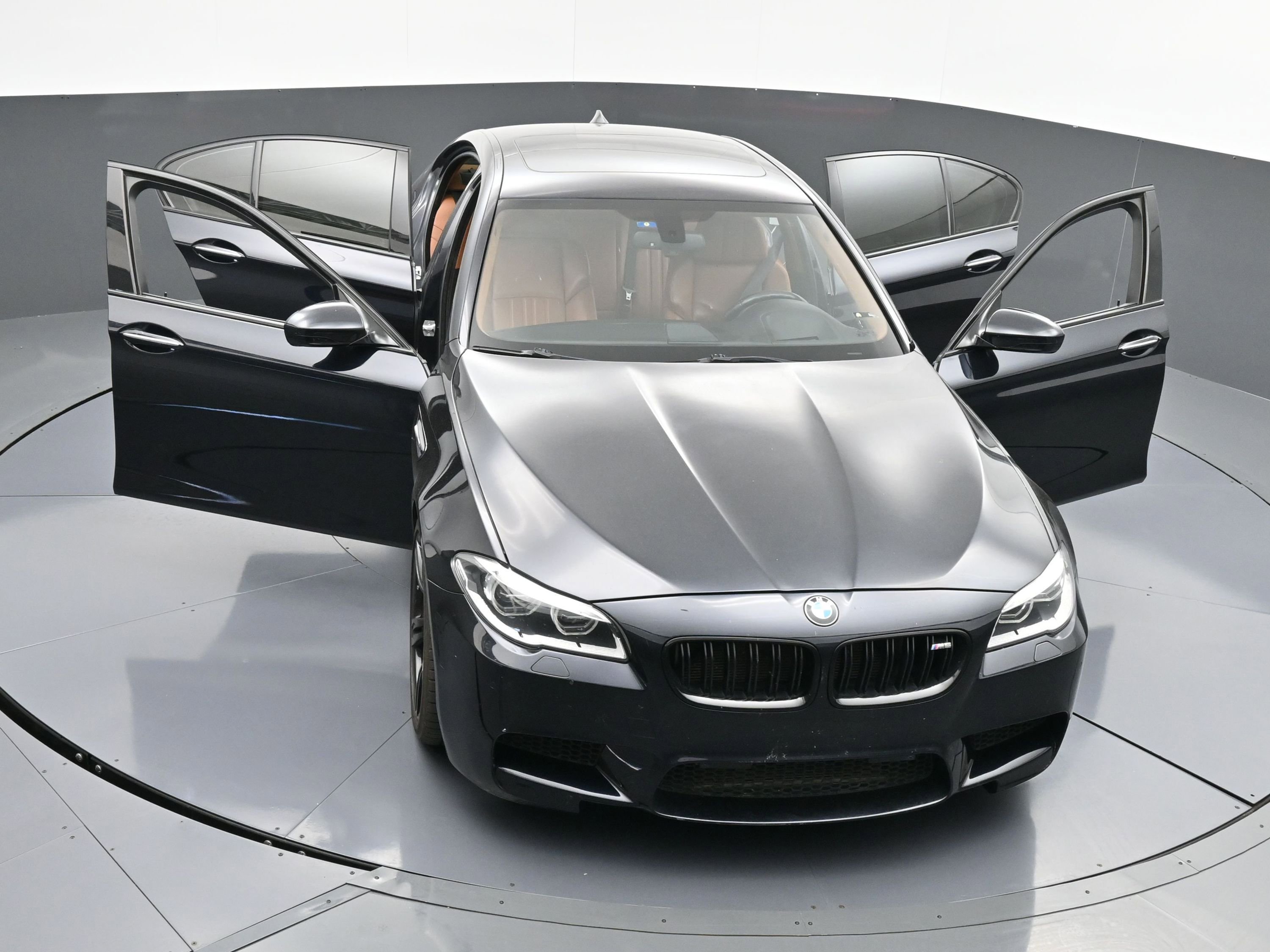 Used 2015 BMW M5 image 40