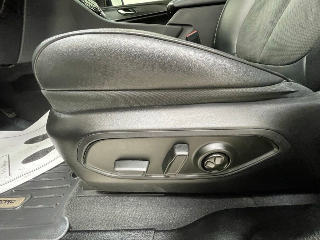 Used 2023 Jeep Grand Cherokee Altitude AWD/4WD image 13