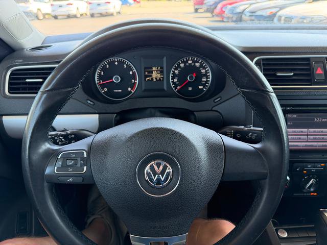 Used 2014 Volkswagen Jetta SE FWD image 17