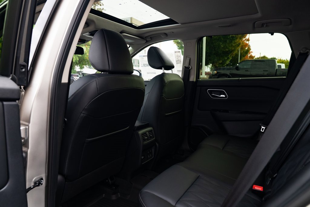 New 2026 Nissan Rogue Platinum image 21