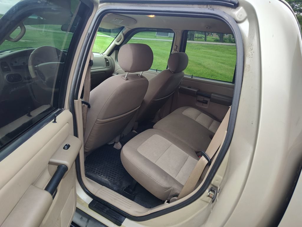 Used 2005 Ford Explorer Sport Trac 2WD image 6