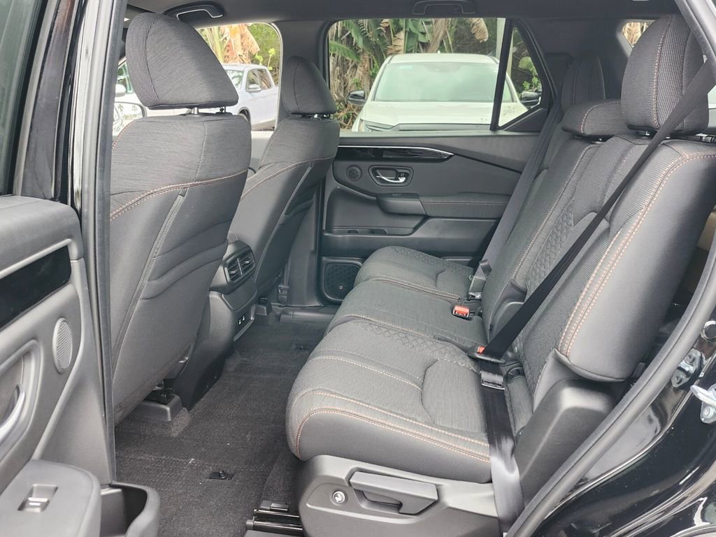 New 2026 Honda Pilot Sport image 11