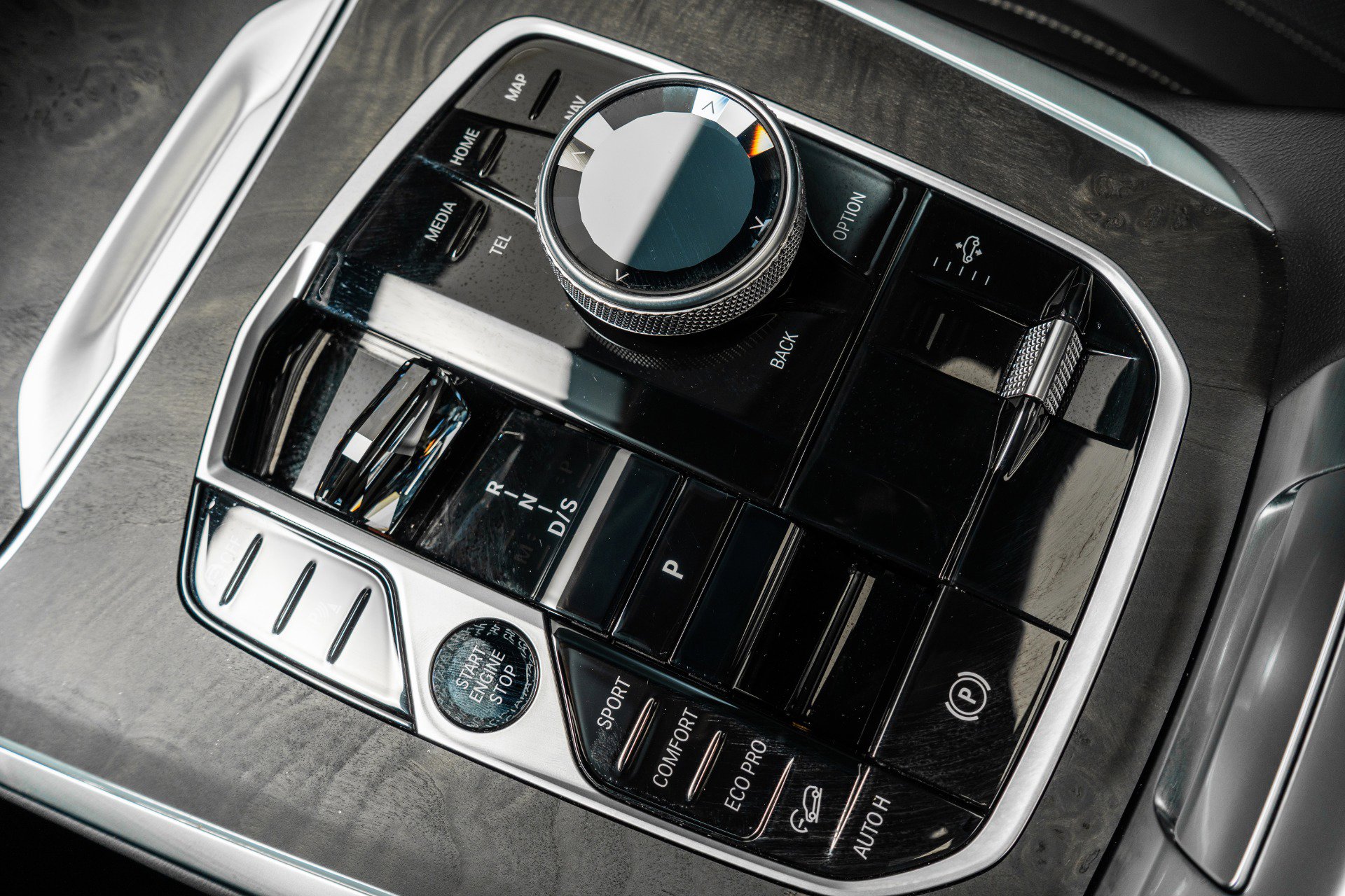 Used 2025 BMW X7 M60i image 27