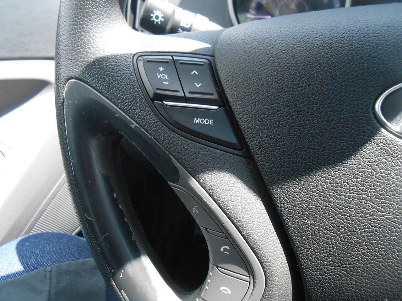 Used 2011 Hyundai Sonata GLS w/ Popular Equipment Pkg 2 FWD image 14