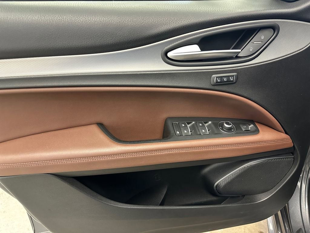 Used 2021 Alfa Romeo Stelvio Ti Sport AWD/4WD image 17