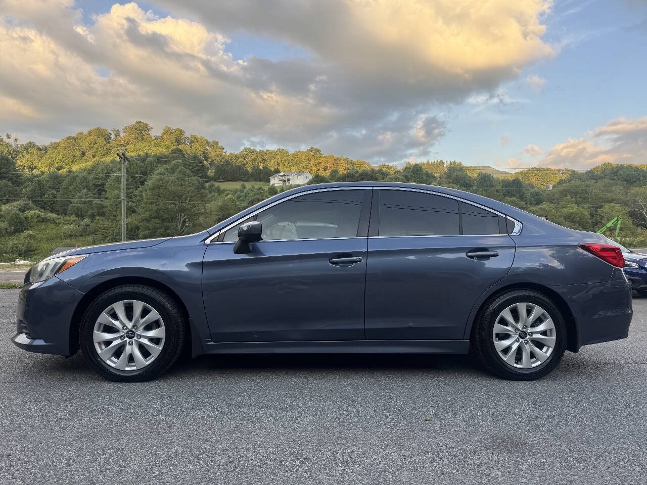Used 2015 Subaru Legacy 2.5i Premium AWD/4WD image 3