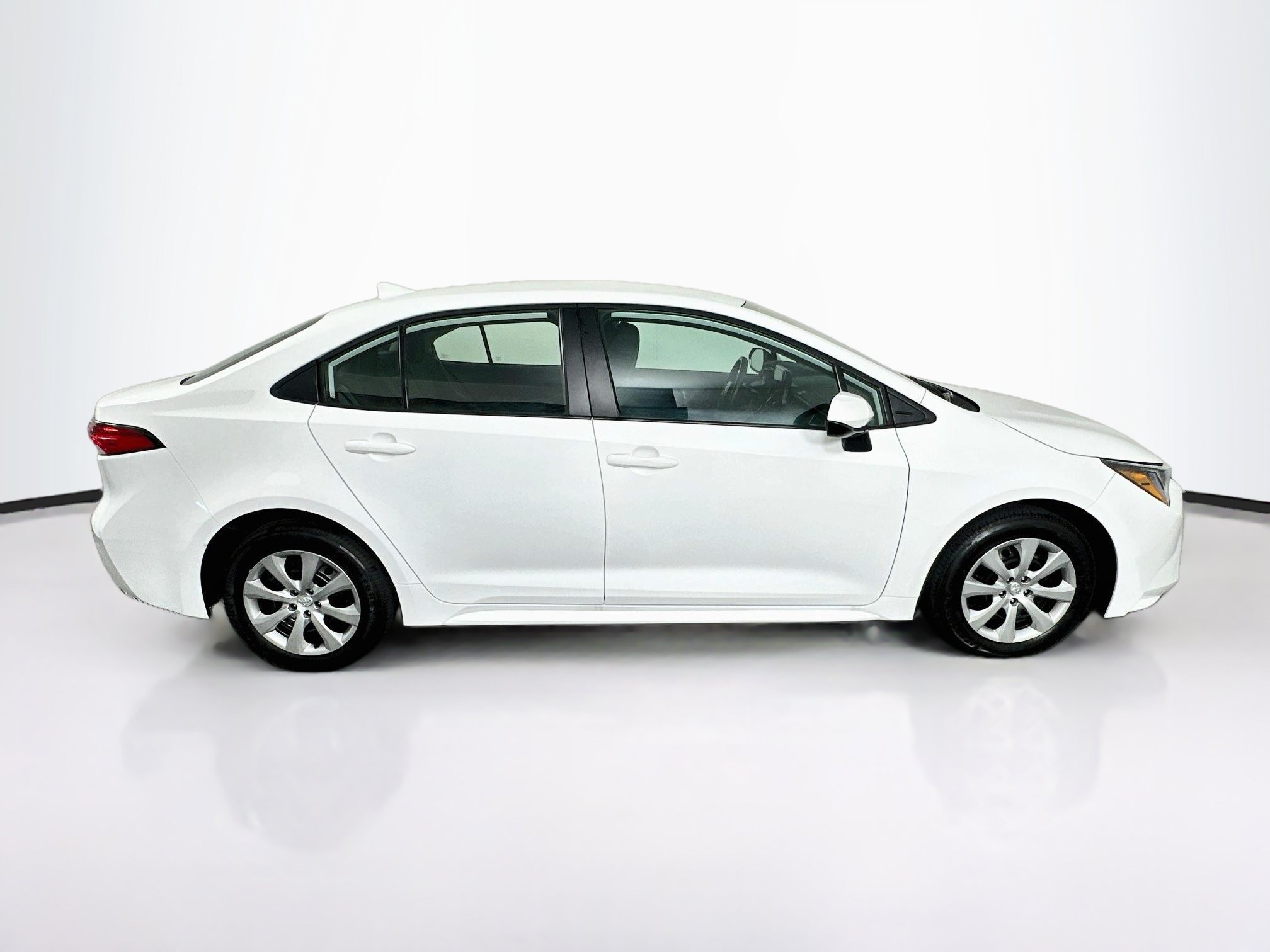 Used 2026 Toyota Corolla LE FWD image 10
