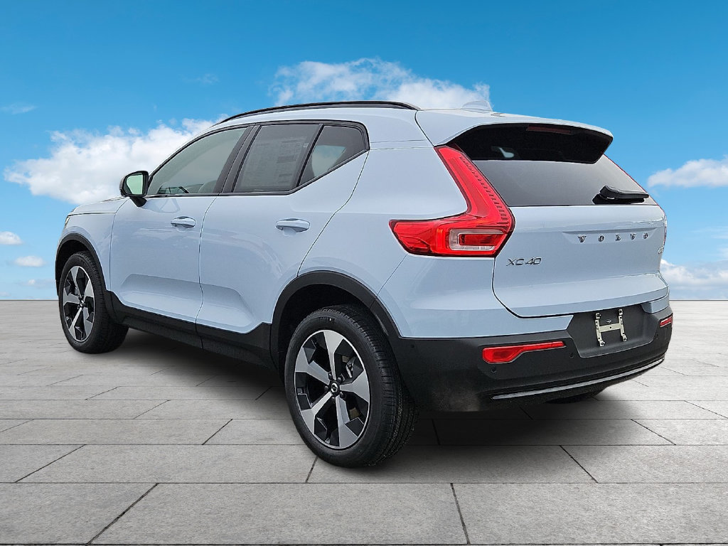 New 2026 Volvo XC40 B5 Plus w/ Protection Package Premier AWD/4WD image 4