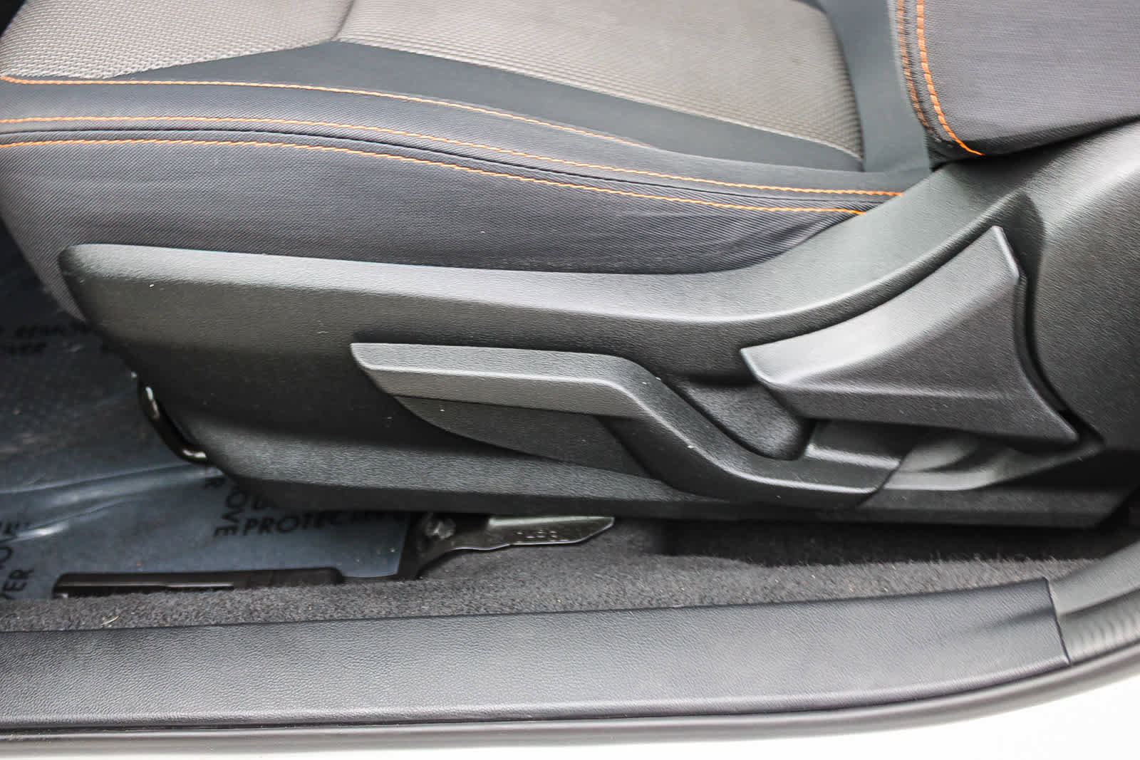 Used 2022 Volkswagen Taos SE w/ Panoramic Sunroof Package FWD image 47