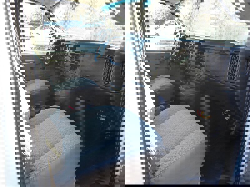 Used 2017 Chevrolet Express 2500 LS image 21